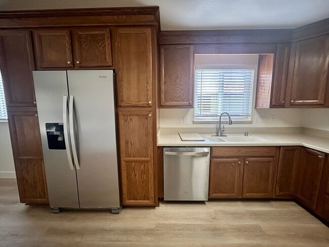 4227 Veronica Ave