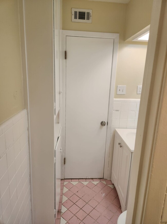 Photo - 615 S 1st St