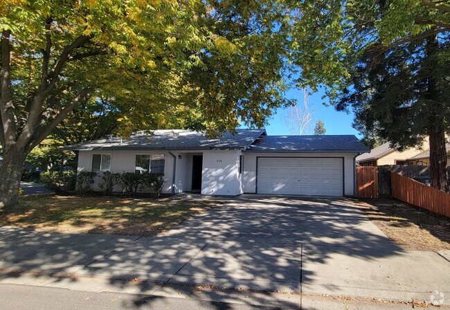 Building Photo - Sunnyside &amp; Montero Unit 428 Sunnyside Ave., Modesto, Calif. Rental