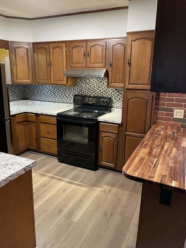 Photo - Must-See 4 BR/1.5 BA off-campus home Unit 8 Mildred