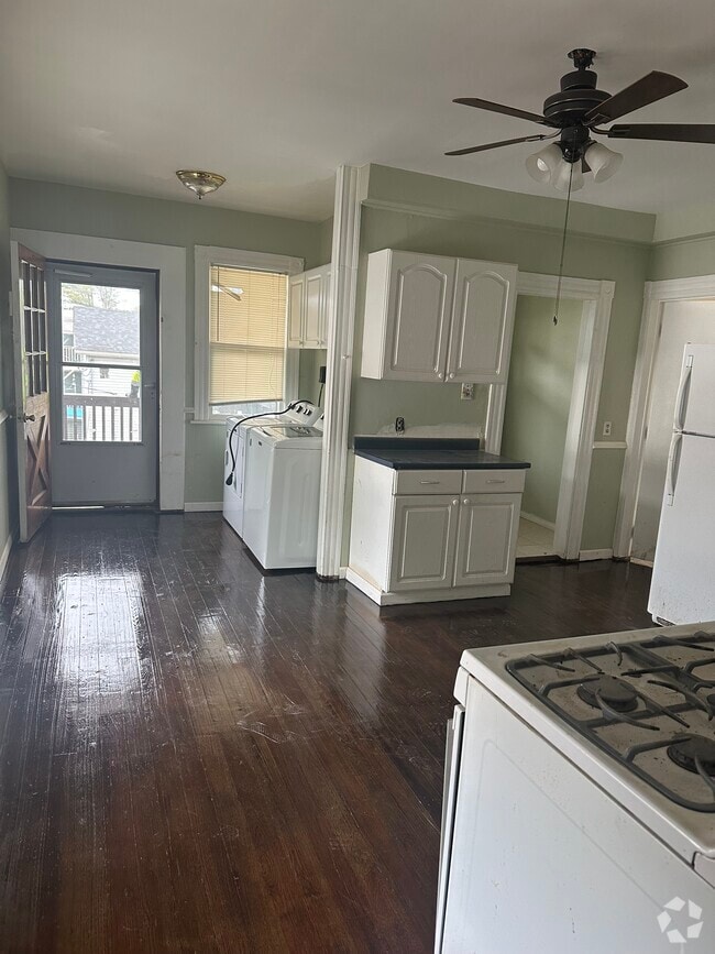 Building Photo - 14 5th St Unit 2nd Fl Rental