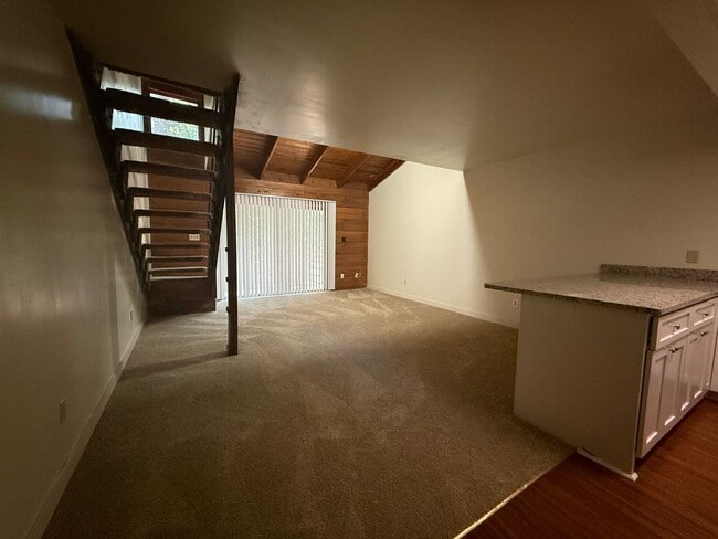 Photo - 2 story townhome off Park Ave!!! Unit 30