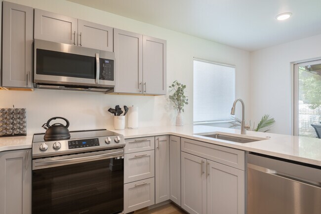 Photo - 1310 Mitchell St