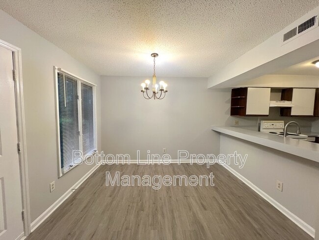 Photo - 1840 J Julian Ln Unidad A