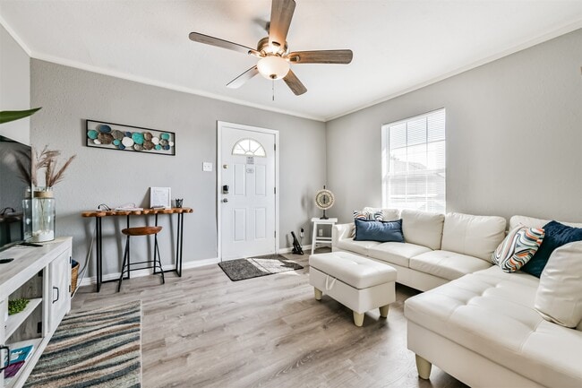 Photo - 2727 Avenue K