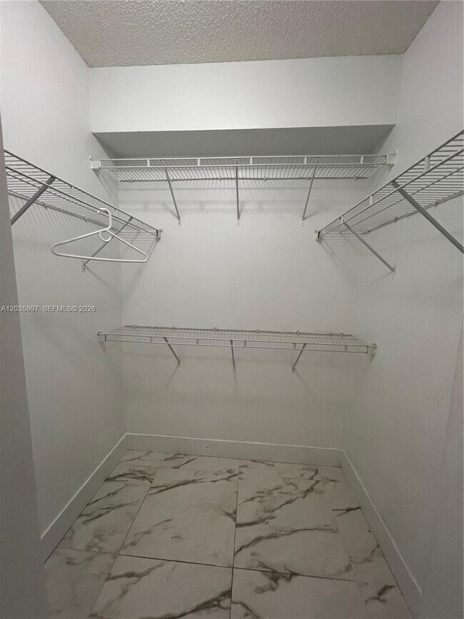 5085 NW 7th St Unit 711