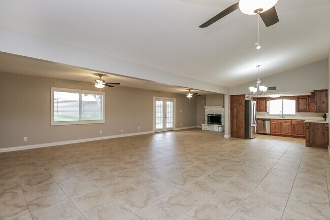 Photo - 6106 E Ivyglen St