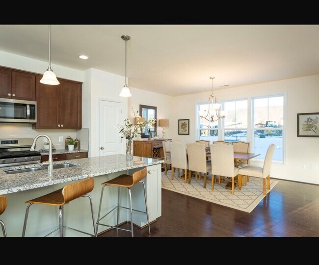 Luxury Townhouse With Detached Two Car Gar... House Rental in Harrisonburg, VA