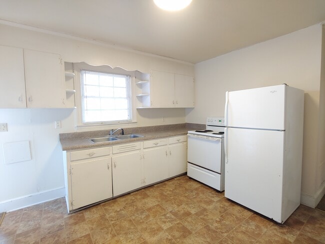 Photo - 3922 E Ash St Unit 3922