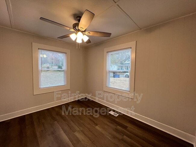 Photo - 215 Temple Ave