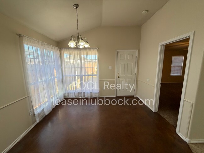 Photo - Bright and Welcoming 3/2/2