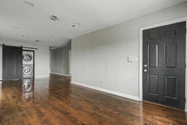 Photo - 6540 S Maryland Ave Unit 3