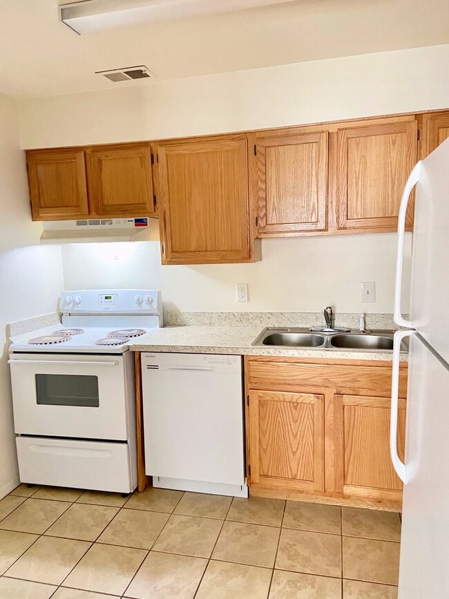 Photo - 2BD/1.5BA  Brick Townhouse  Washer/ Dryer Included!