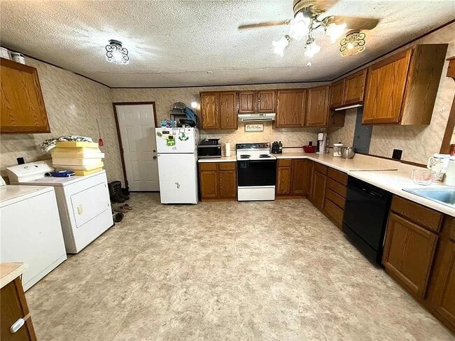 Photo - 415 W 9th St