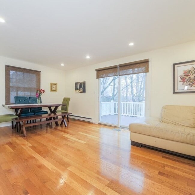 Photo - 132 Ashcroft St