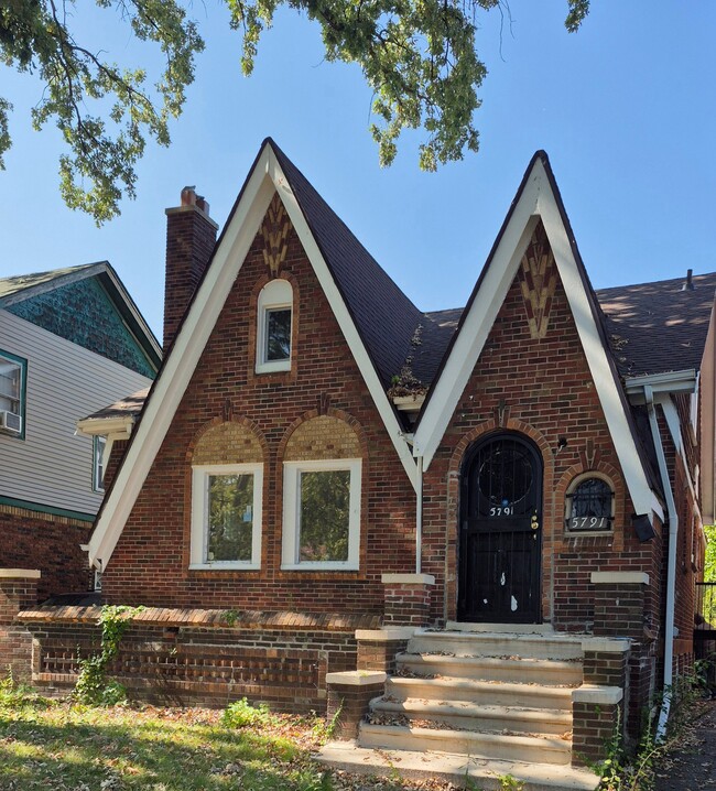 Building Photo - 5791 Somerset Ave