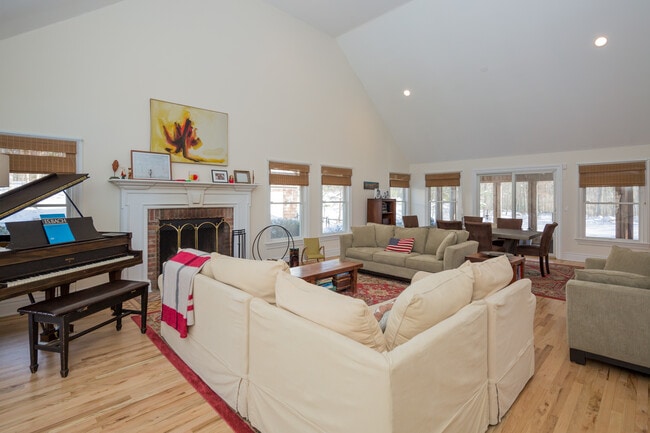 Photo - 19 Grape Arbor Ln