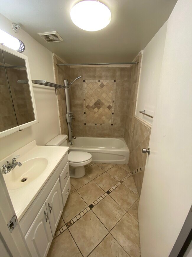 Photo - Raymond Apartments