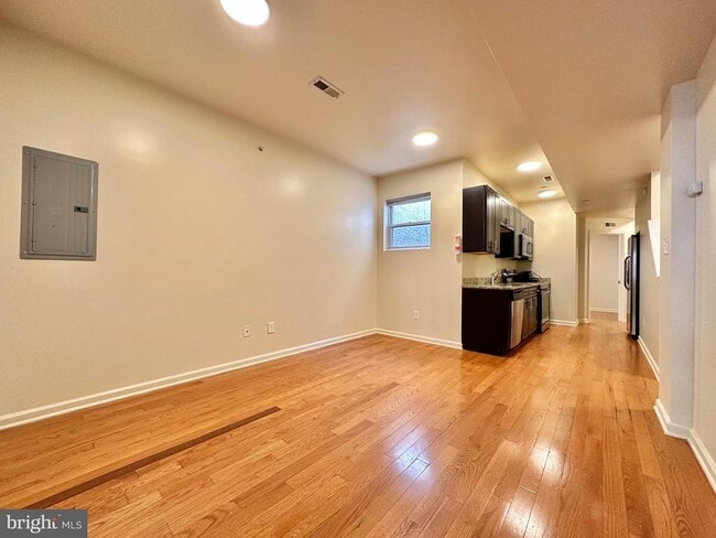 Photo - 2233 N Camac St Unidad 2