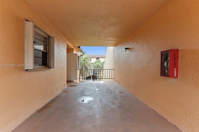 430 Commodore Dr Unidad 310