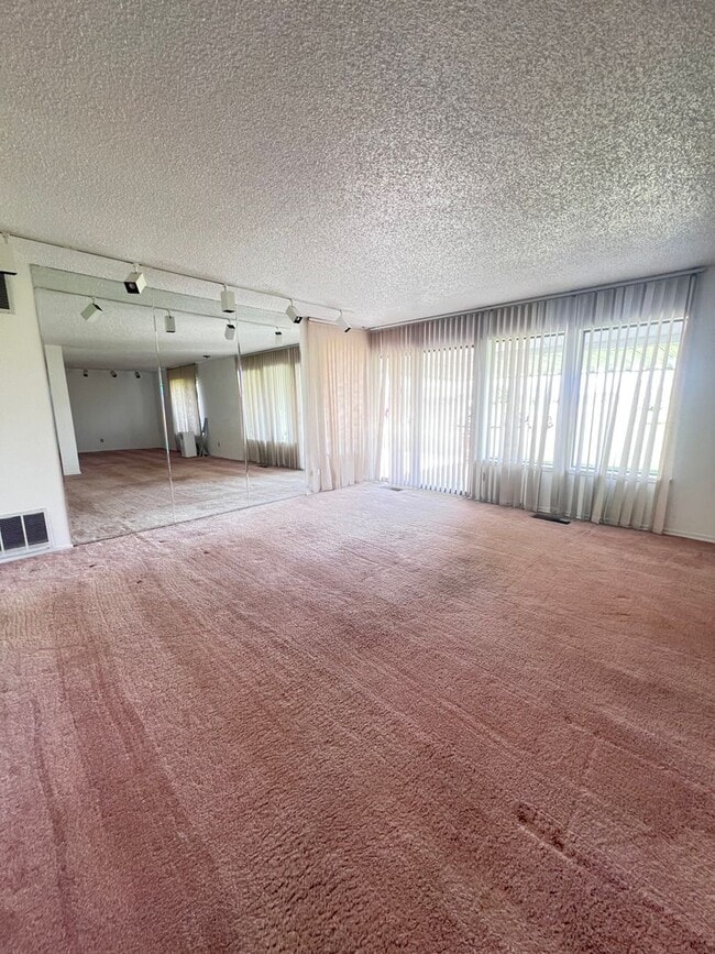 Photo - 1 Bedroom Condo on the Golf Course! Unit 206