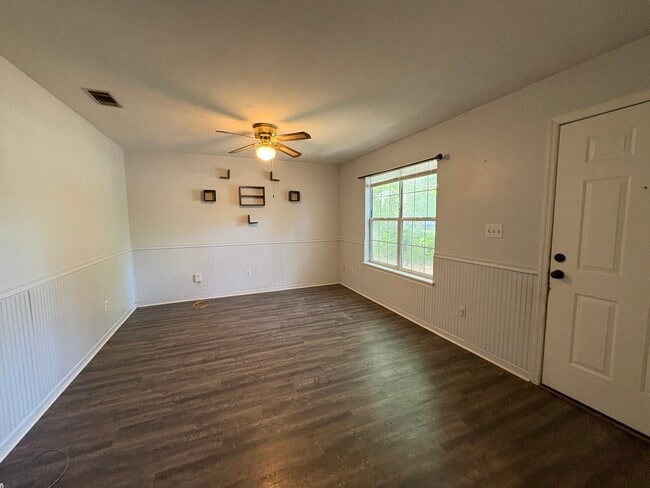 Photo - 2609 Eddie Rd