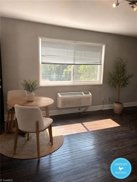 Photo - 1047 W Academy St Unidad 6