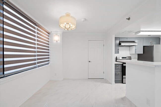 Photo - 3525 Sage Rd Unit 1709