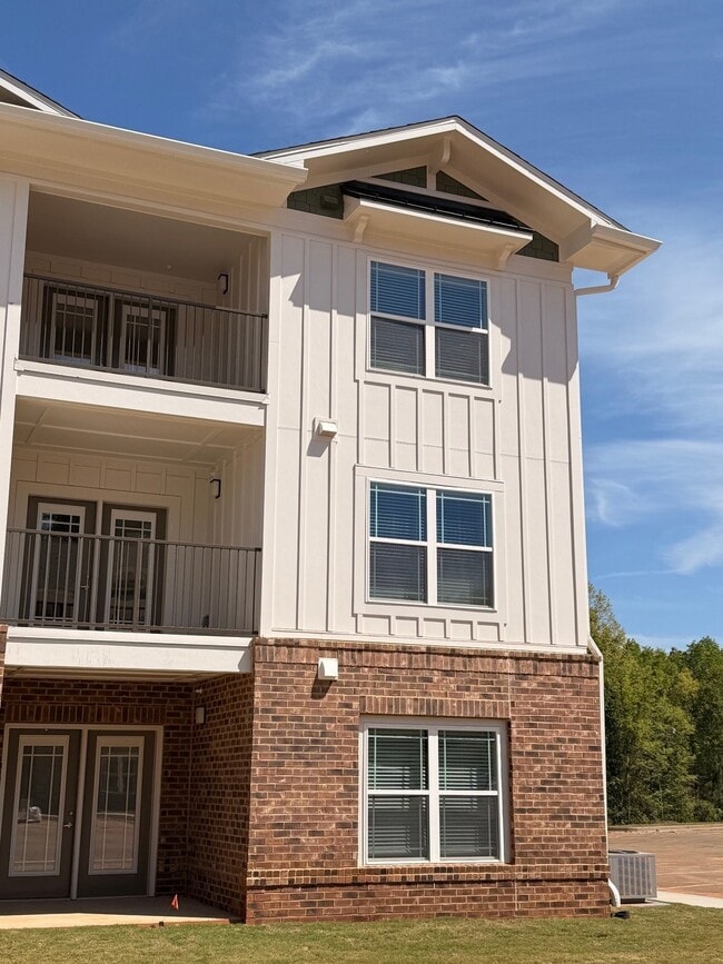 Photo - Settlement Manor