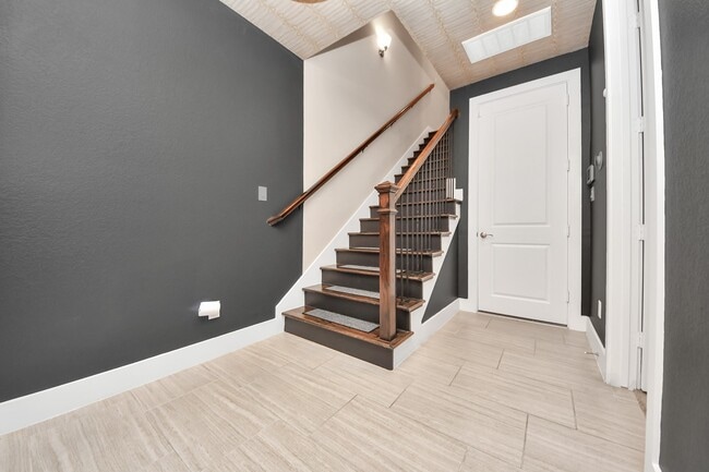 Photo - 2704 Freund St
