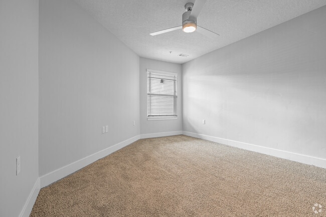 1BR, 1BA - 813SF - Bedroom
