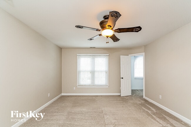 Photo - 205 Muirfield Ln