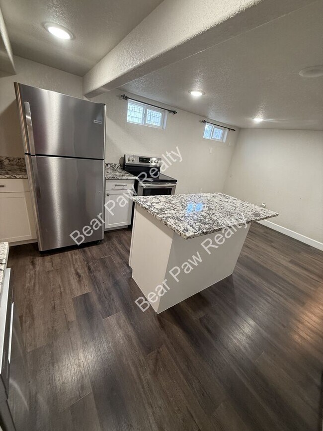 1820 E 21st St Unit B
