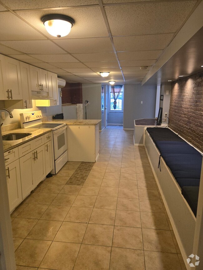 Building Photo - 45A Van Reypen St Rental