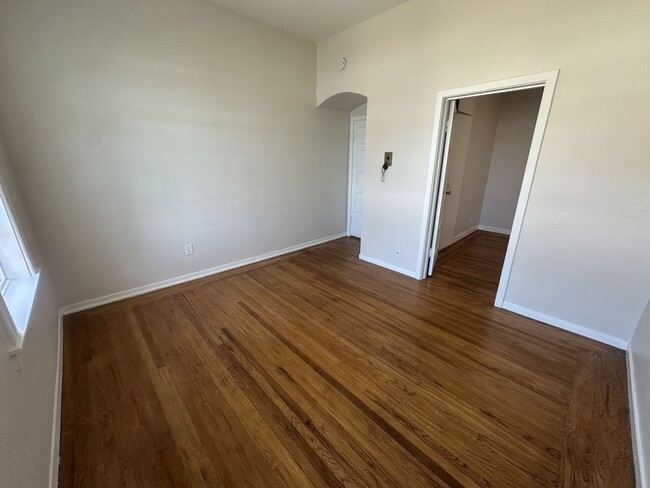 Photo - 2318 Santa Clara Ave Unit 2318 Santa Clara Ave #E - LU