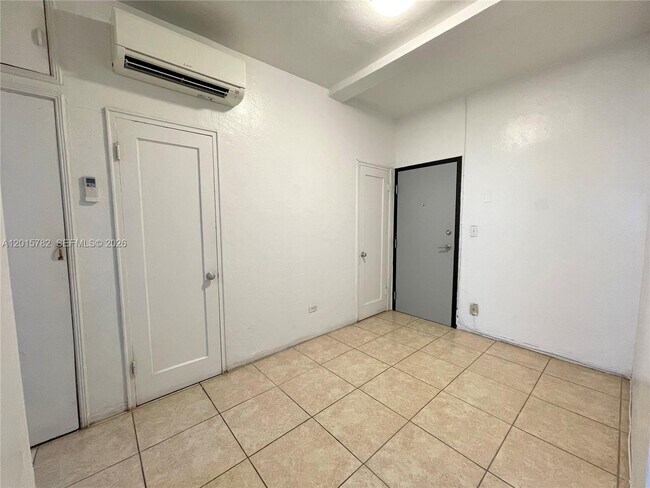 Photo - 901 Collins Ave Unit 103