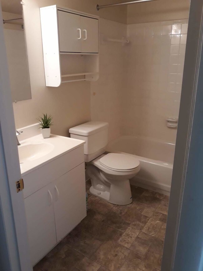 Baño - 7722 Hanover Pkwy Unidad 301