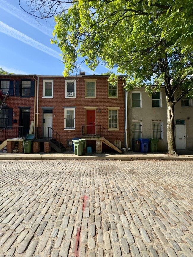 Building Photo - Charming 1 Bedroom Townhome ~ Ridgely's Delight