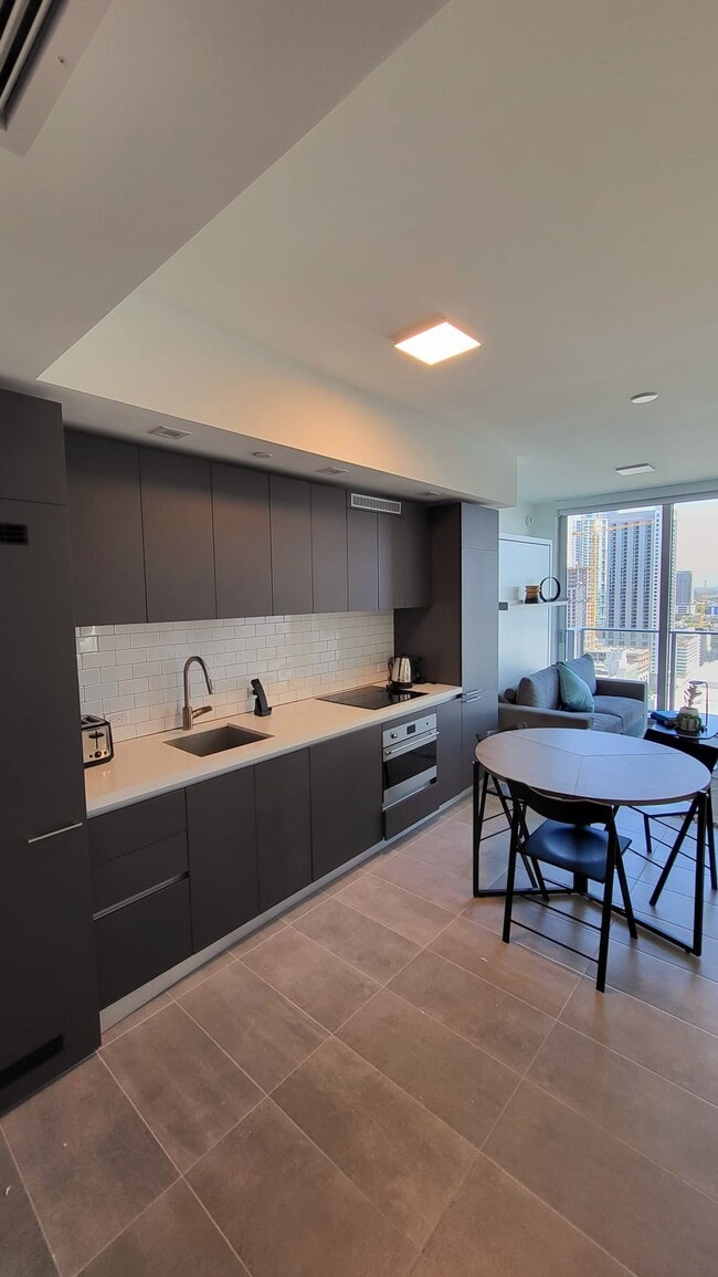 Photo - 227 NE 2nd St Unidad 2907