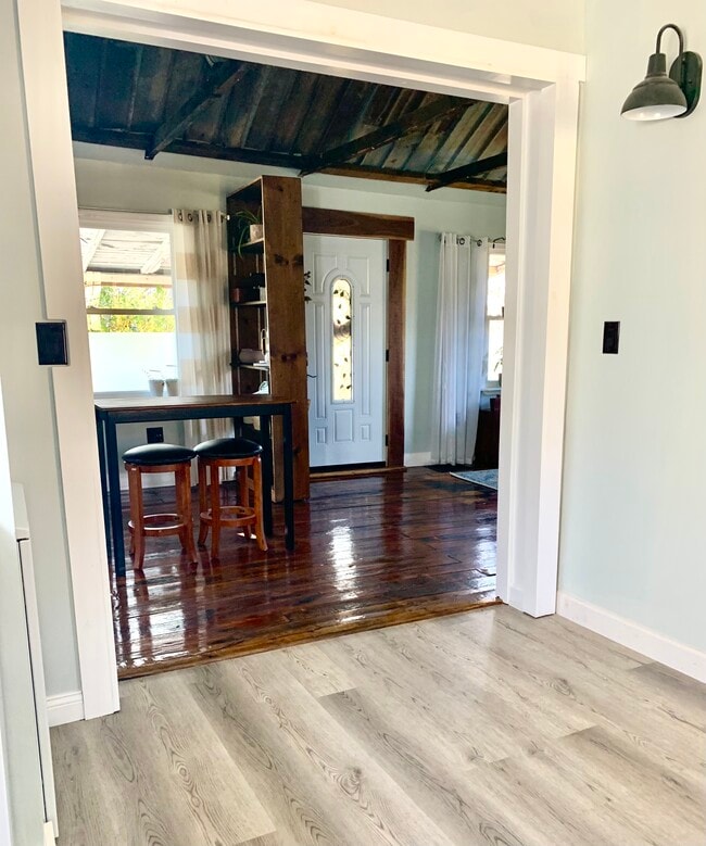 Photo - 1105 Rockway St