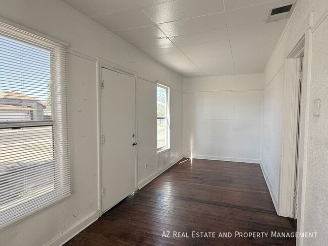 Photo - 3809 N 9th Pl