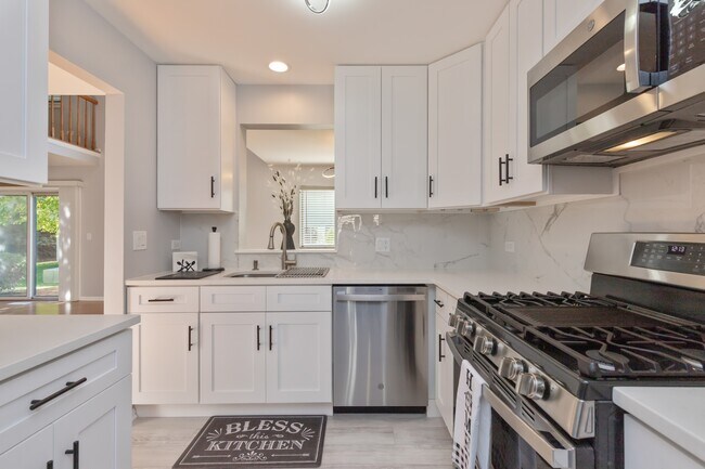 Photo - 222 Wellington Cir