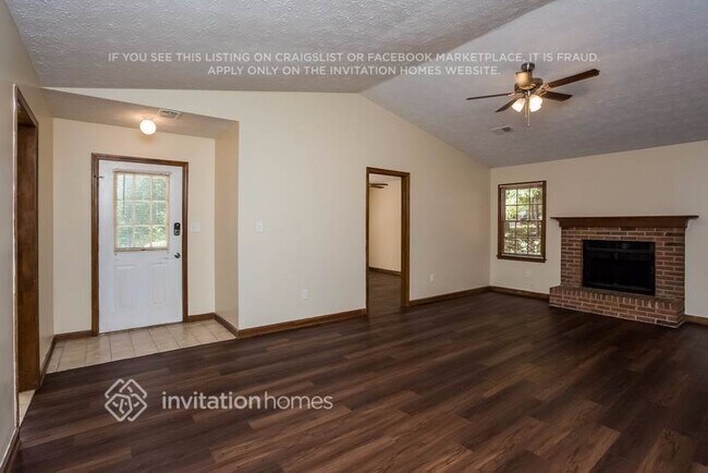 Photo - 608 Windsor Dr SE