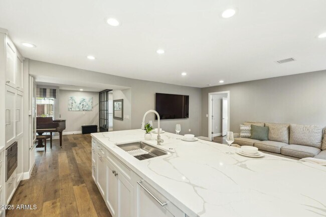 Photo - 5207 N 24th St Unit 103