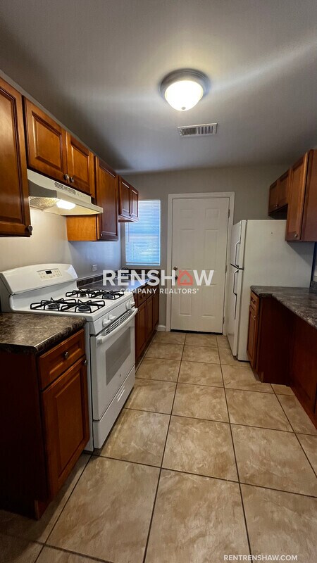 Photo - 2457 Hale Ave