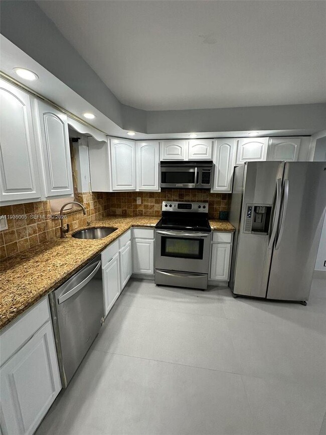 Photo - 9440 SW 8th St Unit 402