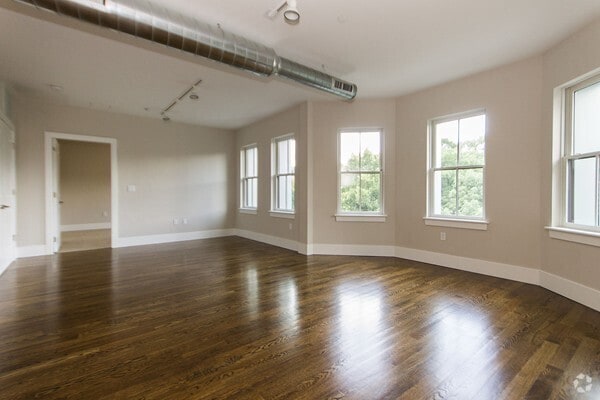 Building Photo - 11 Saint George St Unit 202 Rental