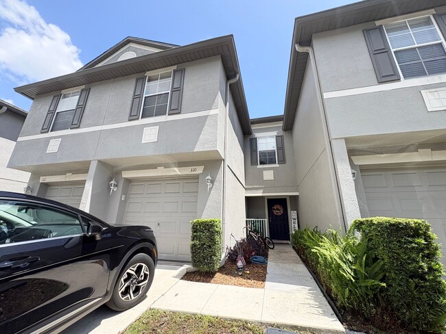 Building Photo - Fantastic 3 BR Townhome in Gated Winter Springs community with Pool and great schools