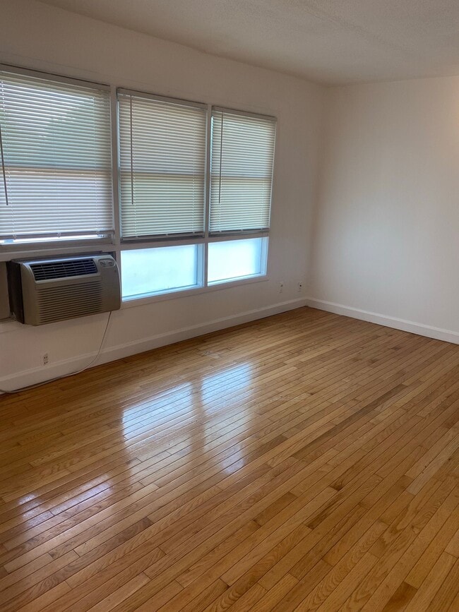 Photo - ONE11 RESIDENCES - ROYAL OAK