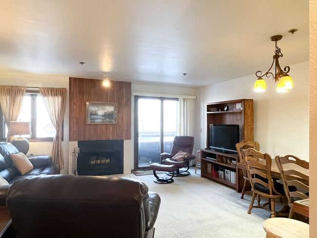 Photo - 380 E 11th Ave